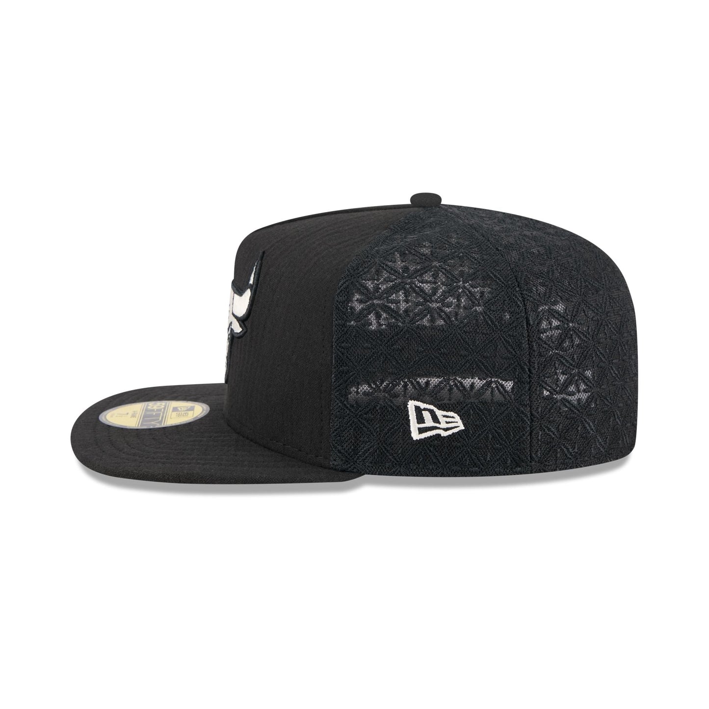 Chicago Bulls Black Mesh 59FIFTY A-Frame Fitted Hat